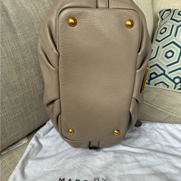 Marc by Marc Jacobs New Q Legend Convertible Satchel - Picture 15 of 16